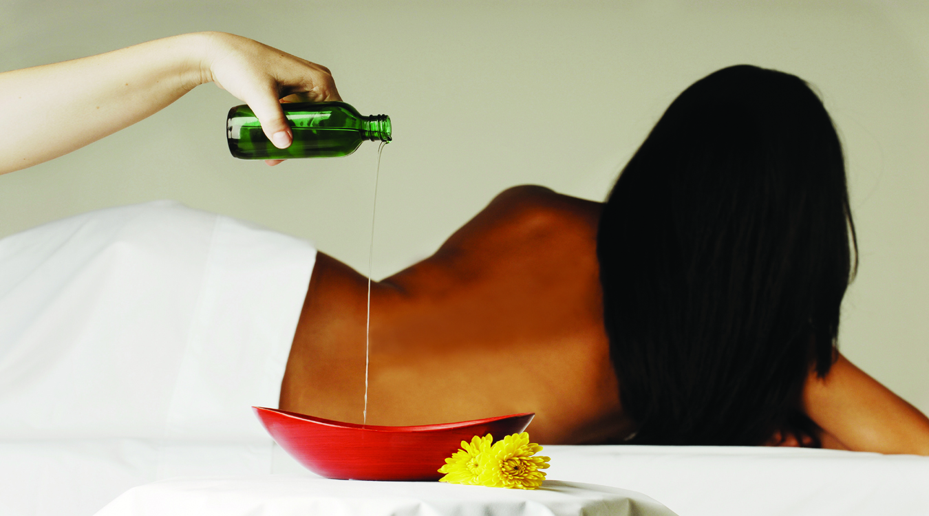 Essential oil pour massage